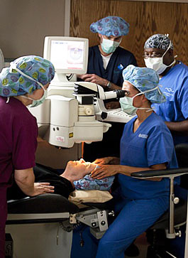 eye surgeons cataract glaucoma treatment